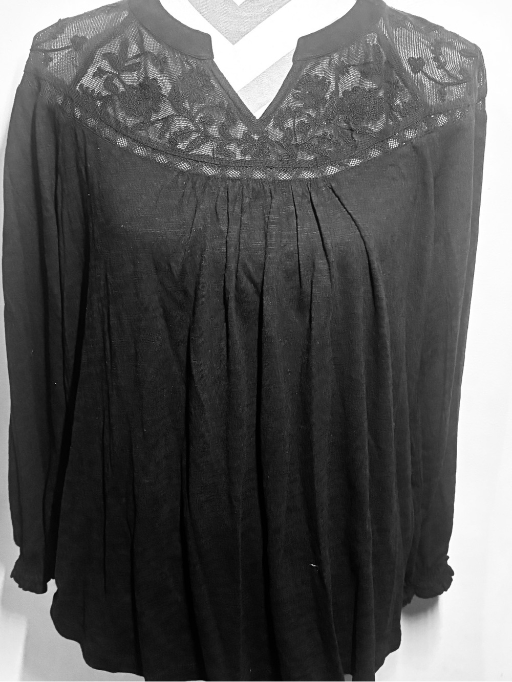 Style & Co. Black Lace-Yoke Long Sleeve V-Notch Top